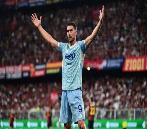 官方：拜仁女足中场齐焦蒂-奥尔默加盟曼联女足，双方签约2年