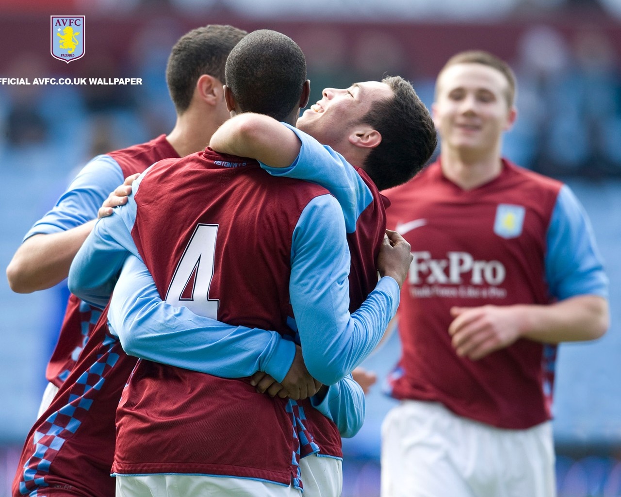 足球国足备战进入冲刺阶段，全队封闭训练（国足备战进入冲刺期 全队展开封闭集训）