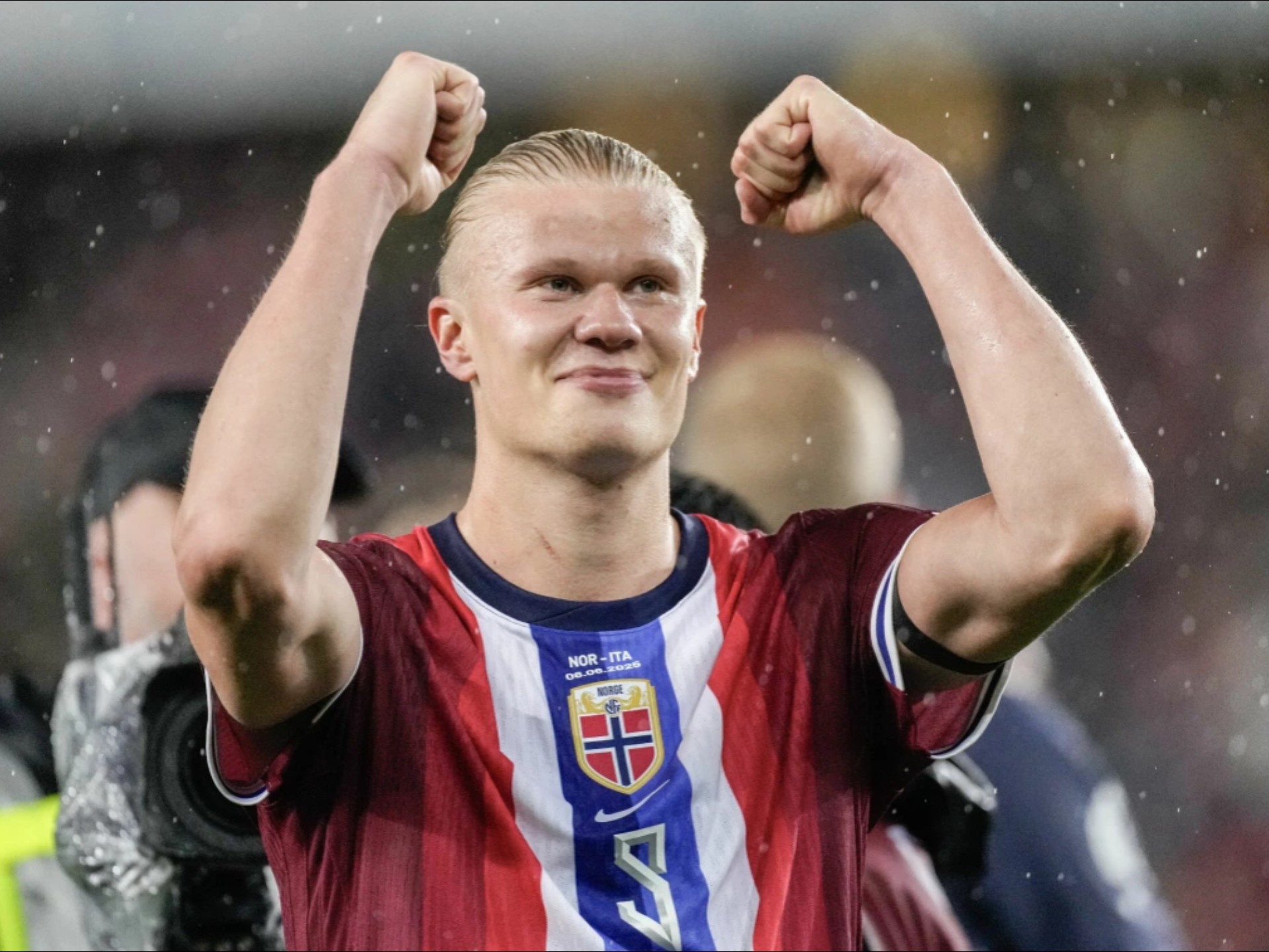 凯恩：我可以拿金球奖，通常需赢得世界杯或欧冠才能实现（凯恩：我有实力拿金球，但通常要先赢下世界杯或欧冠）