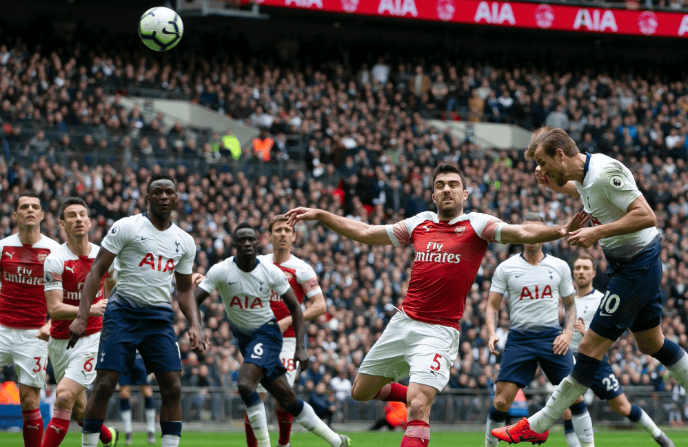 阿隆索：球迷可以表达对维尼的看法，2026我们能竞争冠军（阿隆索：球迷有权评价维尼，2026年我们有望争冠）