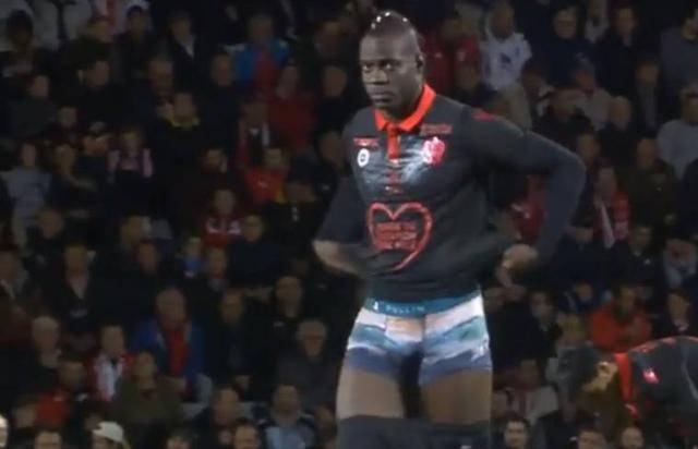 2025年12月2日，湖人 vs 太阳，湖人背靠背迎战太阳，双方实力悬殊，湖人状态火热，太阳面临两连败困境。