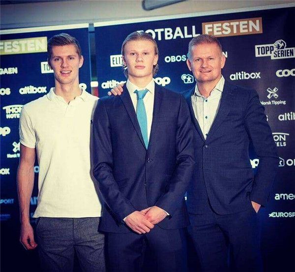 阿贾克斯客场4-2逆转卡拉巴克，收获本赛季欧冠首胜