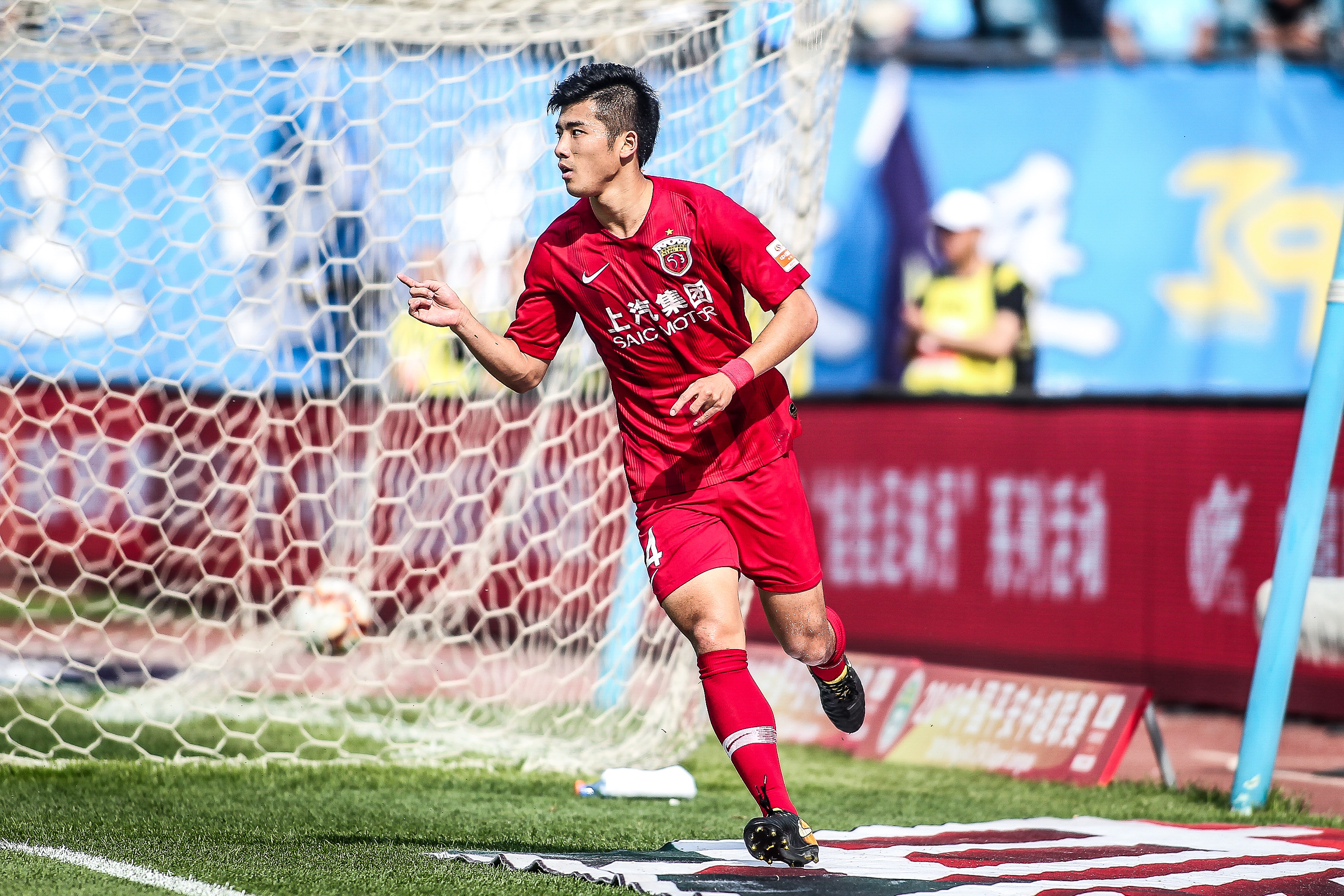 战火中创奇迹！巴勒斯坦力压两大洲冠军头名出线，国足安逸何日醒（烽火中逆袭！巴勒斯坦压过两洲冠军头名晋级，国足安逸几时醒）