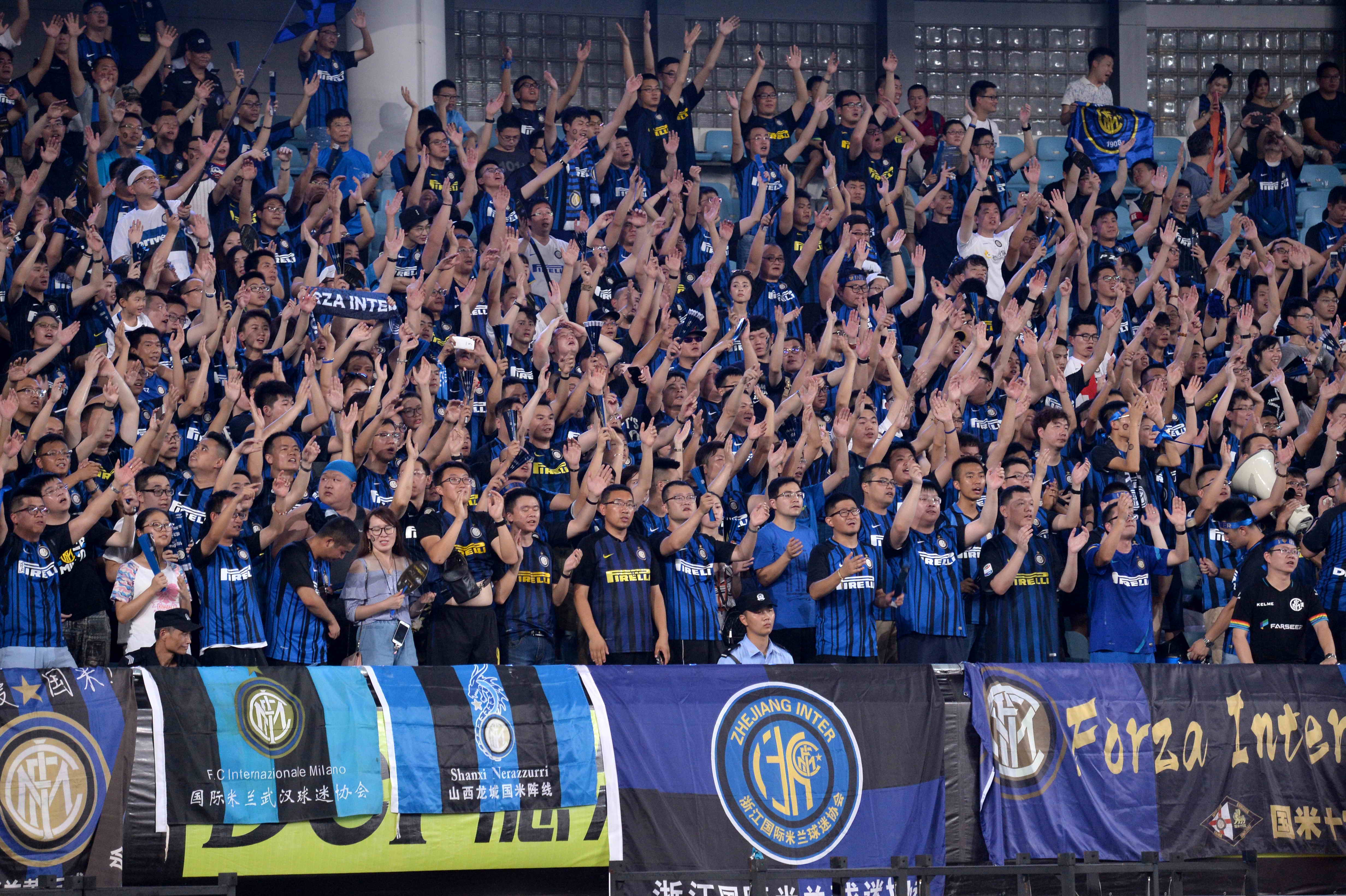 科莫5-1大胜都灵，阿达伊梅开二度，巴图里纳破门