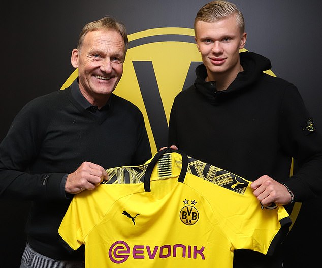 伦敦足球：帕尔特伊已经抵达法院，出席强奸指控听证会