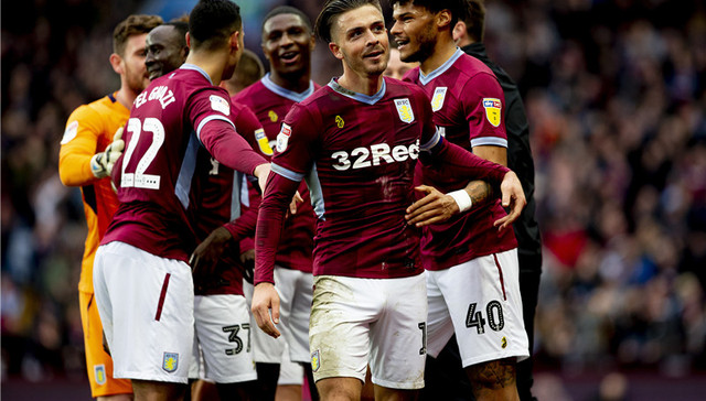 杜兰特空接暴扣，全场掌声雷动