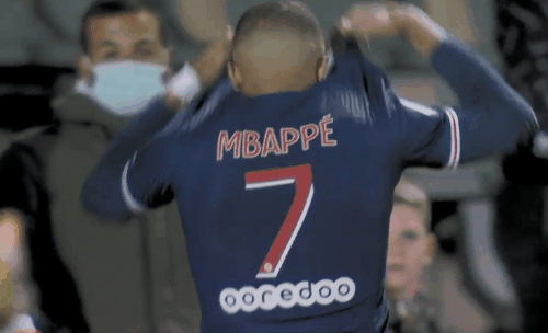 球队战术执行高效，连胜势头不减