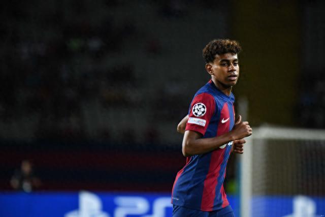 梅西附体！安东尼欧联超车后1V3吊射 10场6球2助打脸曼联+巴西男足（安东尼欧联神作：超车后1V3挑射，近10战6球2助，打脸曼联与巴西男足）