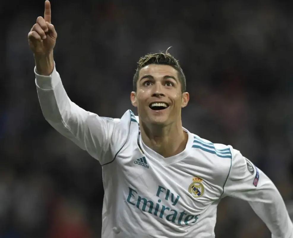 前教练：库普梅纳斯能很好地适应三中卫，斯帕莱蒂非常了解他