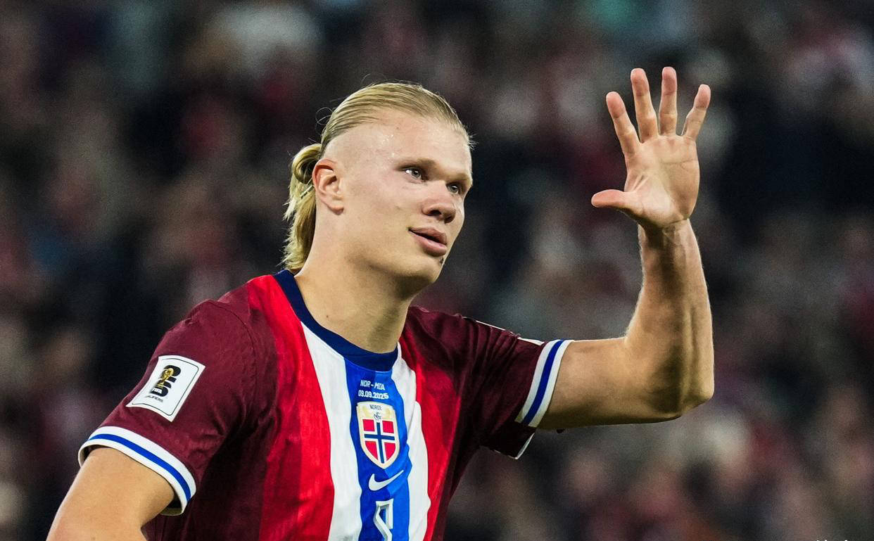 内维尔：C罗也做过类似的事情，理解双方的立场（内维尔：C罗也有过类似举动，我理解双方立场）