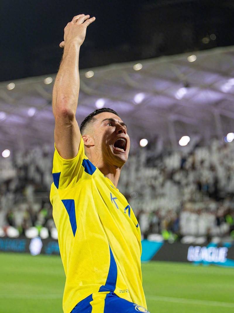 利物浦官方：伊萨克踝关节损伤+腓骨骨折，已于今日接受手术（利物浦官宣：伊萨克踝伤并腓骨骨折，今日已接受手术治疗）