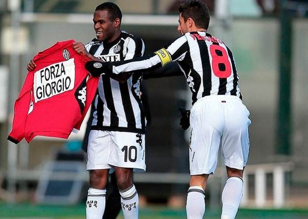 英超对比近两年圣诞积分榜：榜首易主 曼市双雄排名上升（英超圣诞积分榜近两年对比：领跑者更迭 曼市双雄名次提升）