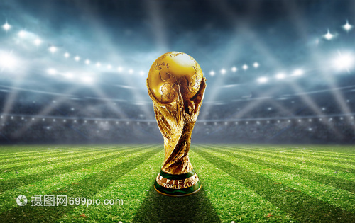 意甲最新动态：米兰锁定18岁新锋，国米仅落榜首一分（意甲快讯：米兰盯上18岁新前锋，国米距榜首仅差一分）