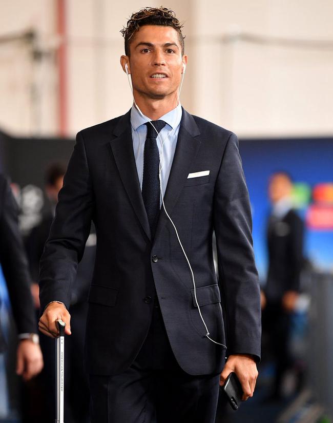 刘健：邵佳一做到了对每个人都公平，下班在路上也要思考问题